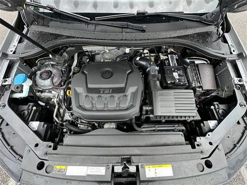 Used 2022 Volkswagen Tiguan SE R-Line image 30