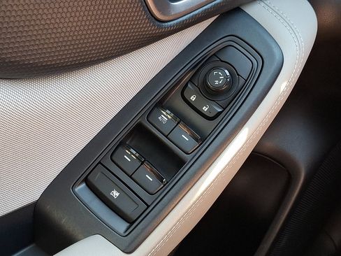 Used 2022 Subaru Forester AWD/4WD image 25