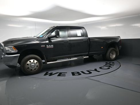 Used 2017 RAM 3500 Tradesman w/ Chrome Appearance Group AWD/4WD image 12