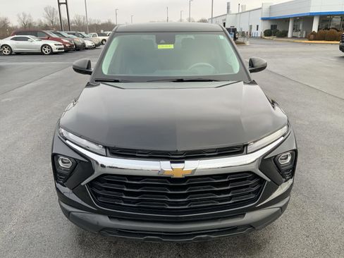 Used 2024 Chevrolet TrailBlazer LS w/ LS Convenience Package image 3