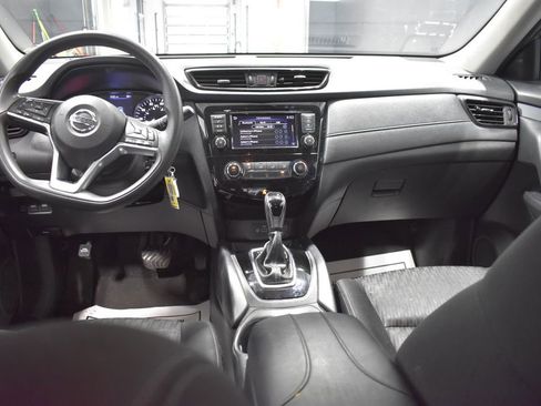 Used 2018 Nissan Rogue S AWD/4WD image 12