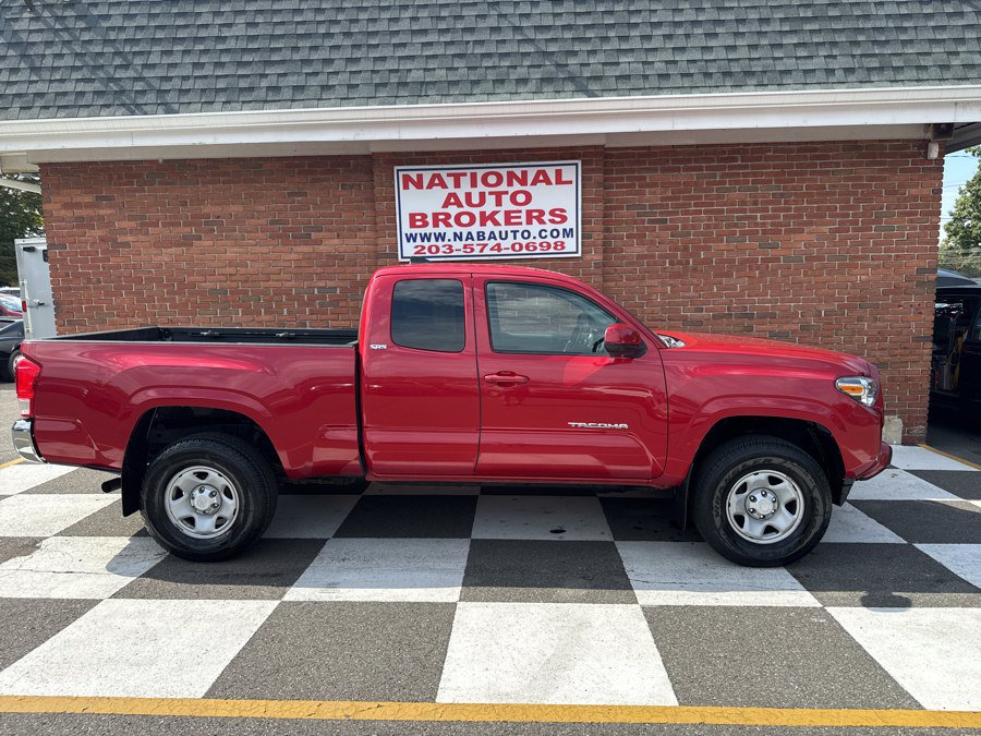 Used 2016 Toyota Tacoma SR5 w/ Towing Package AWD/4WD image 2
