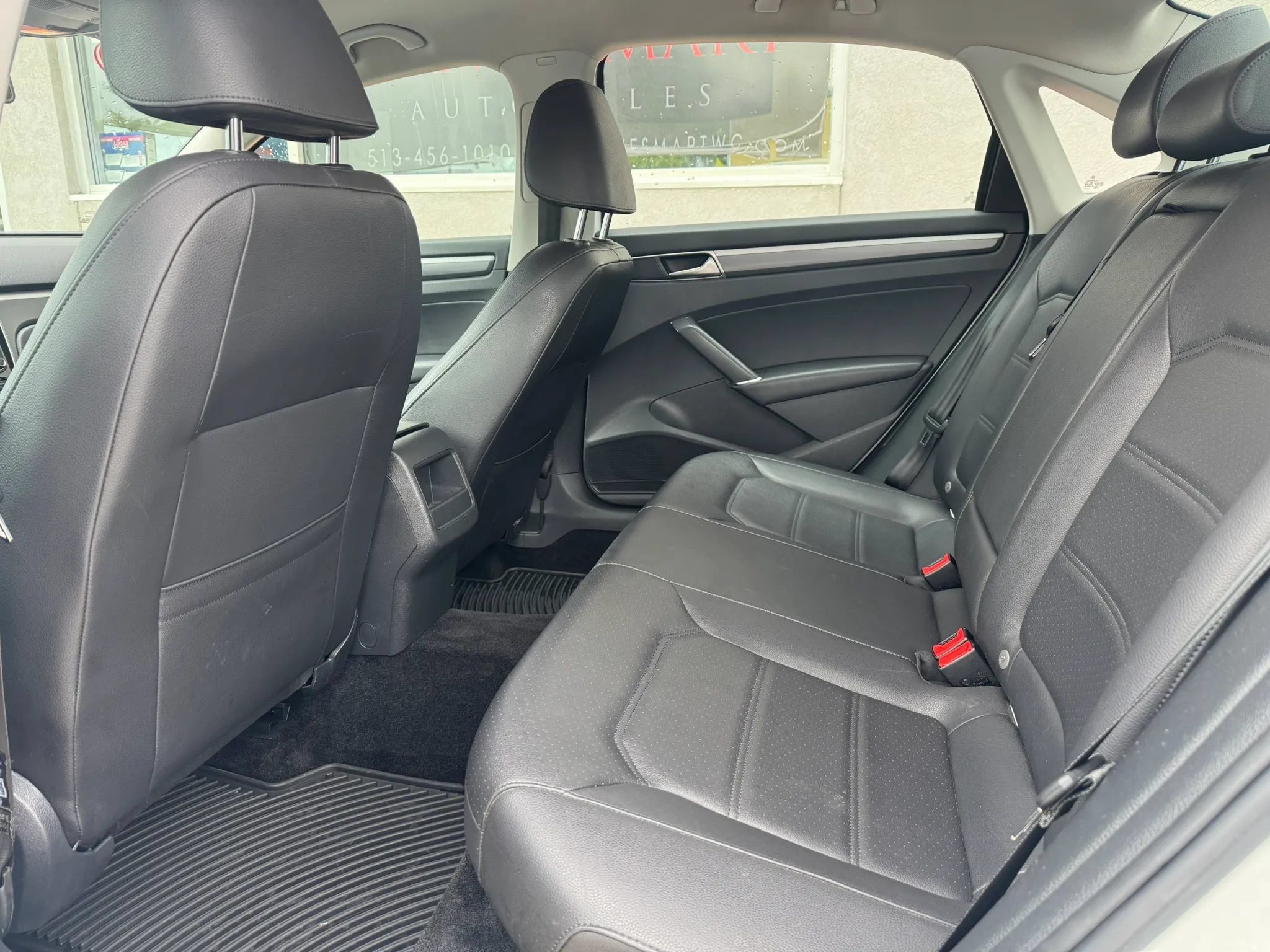 Used 2018 Volkswagen Passat 2.0T R-Line FWD image 11
