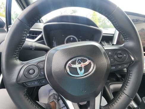 Used 2025 Toyota Corolla XSE FWD image 30