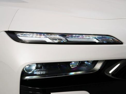 Used 2023 BMW i7 xDrive60 w/ Executive Package 2 image 67