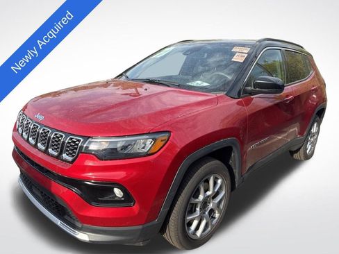 Used 2025 Jeep Compass Limited image 2