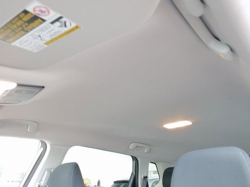 Used 2025 Nissan Rogue SV image 30