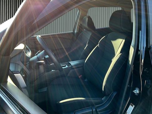 Used 2023 Nissan Rogue S image 24