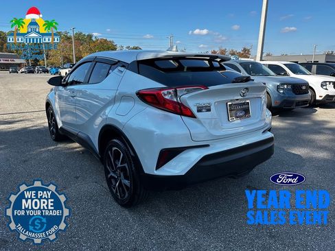 Used 2020 Toyota C-HR XLE image 3