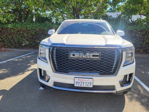 Used 2023 GMC Yukon Denali Ultimate AWD/4WD image 2