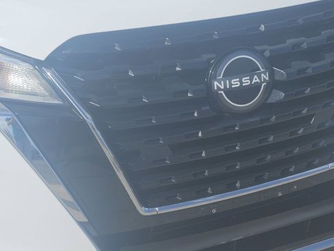 Used 2022 Nissan Kicks S FWD image 3