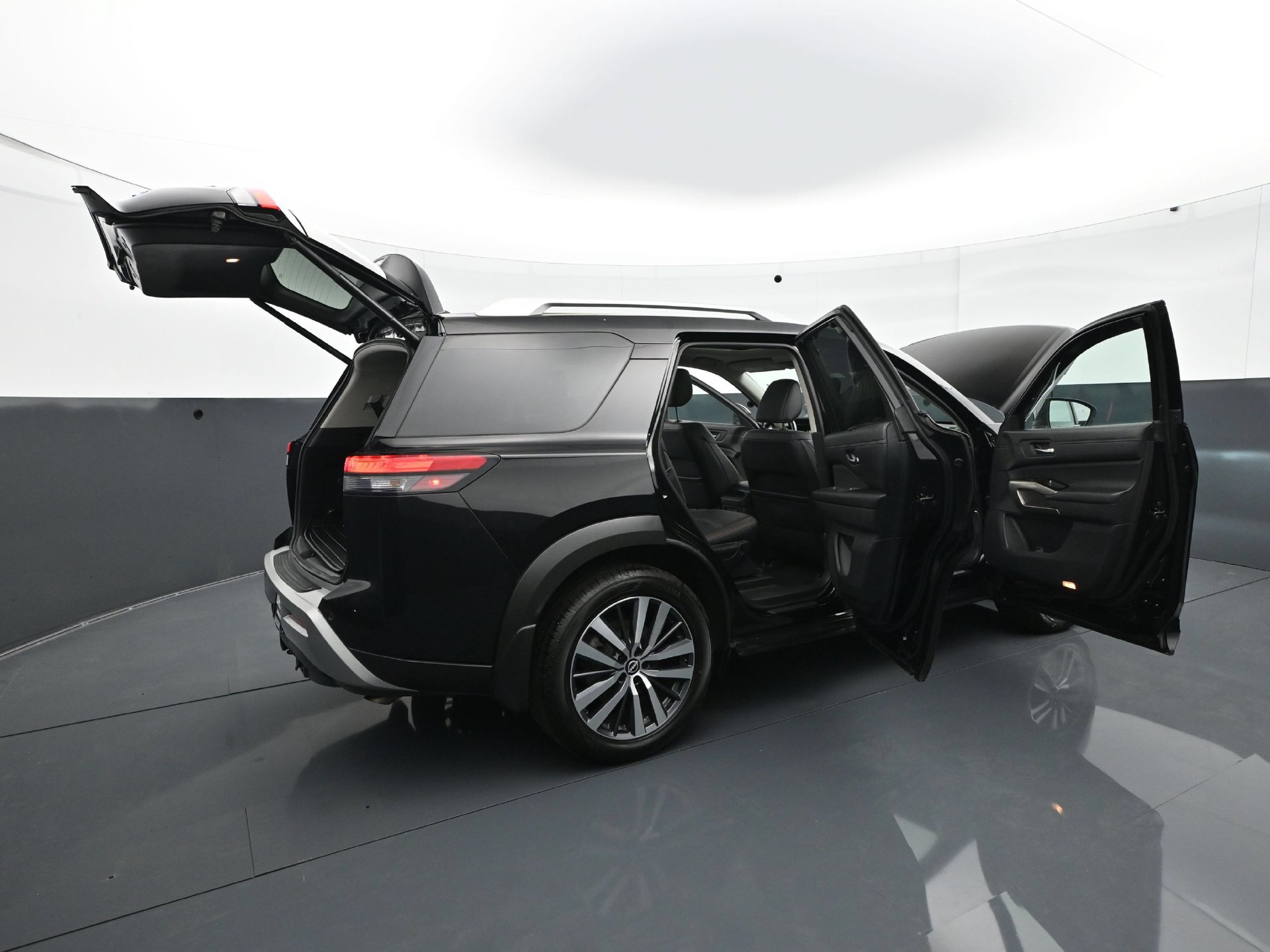 Used 2022 Nissan Pathfinder Platinum AWD/4WD image 40