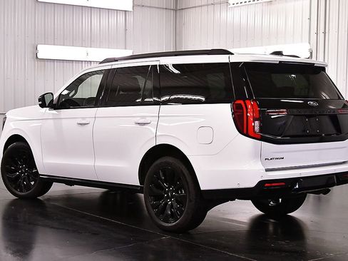 Used 2025 Ford Expedition Platinum w/ Stealth Appearance Package AWD/4WD image 5