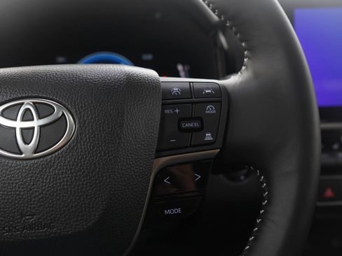 Used 2026 Toyota Camry SE w/ Multimedia Upgrade Package image 24