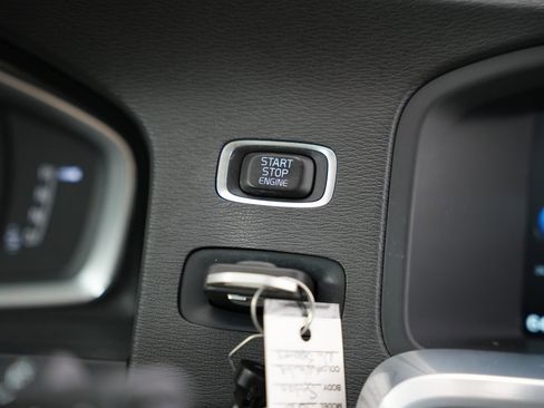 Used 2015 Volvo S60 T5 Platinum image 23