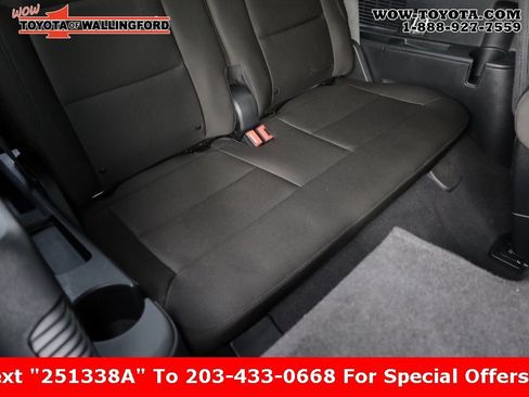 Used 2024 Ford Explorer XLT image 31