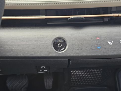 Used 2023 Nissan Ariya AWD image 26
