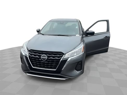 Used 2024 Nissan Kicks S FWD image 3