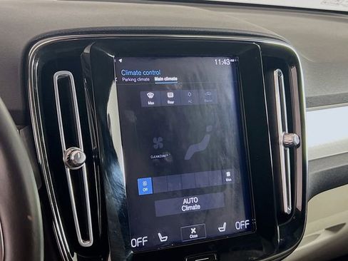 Used 2021 Volvo XC40 T5 Momentum w/ Protection Package Premier image 14