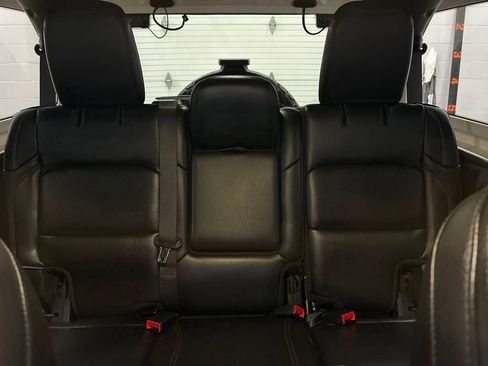 Used 2019 Jeep Wrangler Unlimited Rubicon w/ Cold Weather Group AWD/4WD image 23
