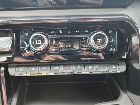 Certified 2024 GMC Sierra 2500 AT4X image 21