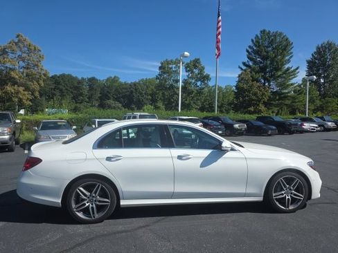 Used 2019 Mercedes-Benz E 300 4MATIC image 9