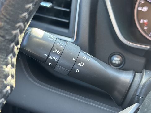 Certified 2023 Subaru Ascent Limited w/ Technology Package image 16