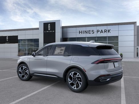 New 2026 Lincoln Nautilus Premier AWD/4WD image 4