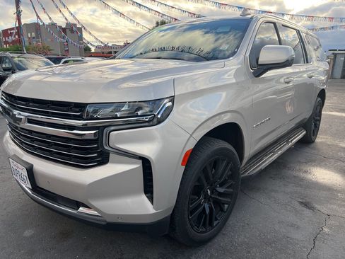 Used 2021 Chevrolet Suburban LT w/ LT Signature Package image 35