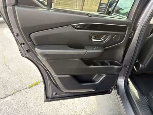 Used 2025 Honda Pilot EX-L image 26