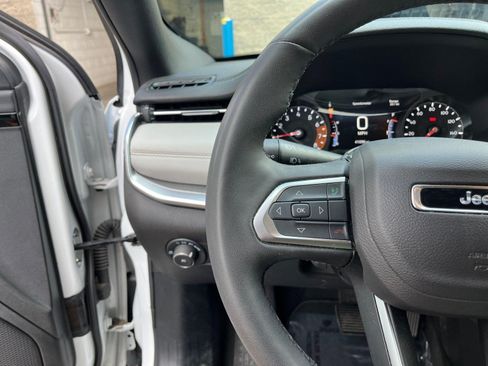 Used 2025 Jeep Compass Limited AWD/4WD image 13