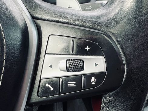 Used 2022 BMW X6 xDrive40i w/ Executive Package image 12