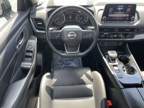 Used 2025 Nissan Rogue SV w/ SV Premium Package FWD image 22