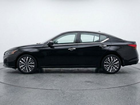 Used 2025 Nissan Altima 2.5 SV image 5