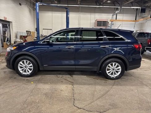 Used 2020 Kia Sorento LX image 3