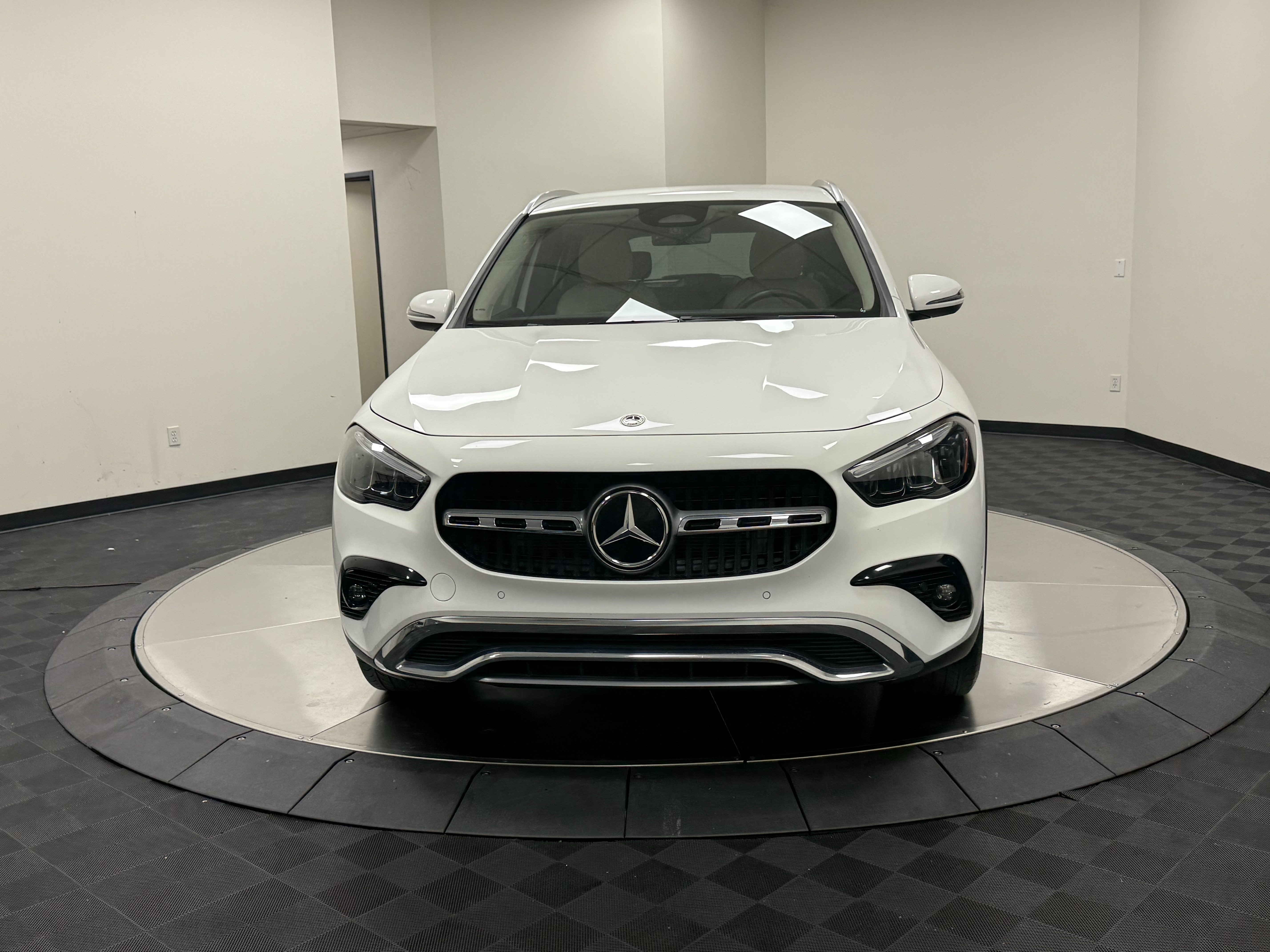 Used 2025 Mercedes-Benz GLA 250 image 2