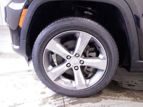 Used 2022 Jeep Grand Cherokee L Limited image 10