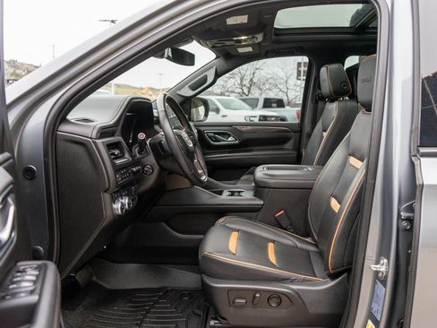 Used 2022 GMC Yukon XL AT4 w/ AT4 Premium Plus Package image 11