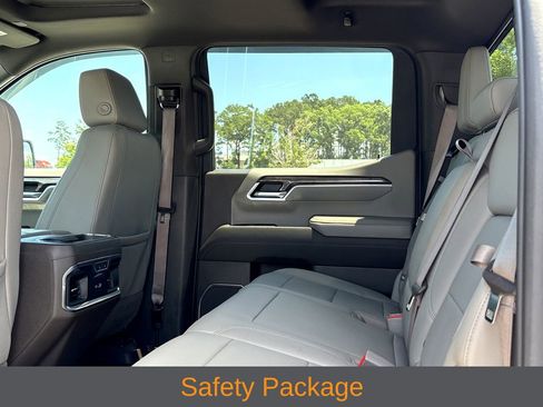 Used 2022 Chevrolet Silverado 1500 LTZ w/ LTZ Premium Package AWD/4WD image 19