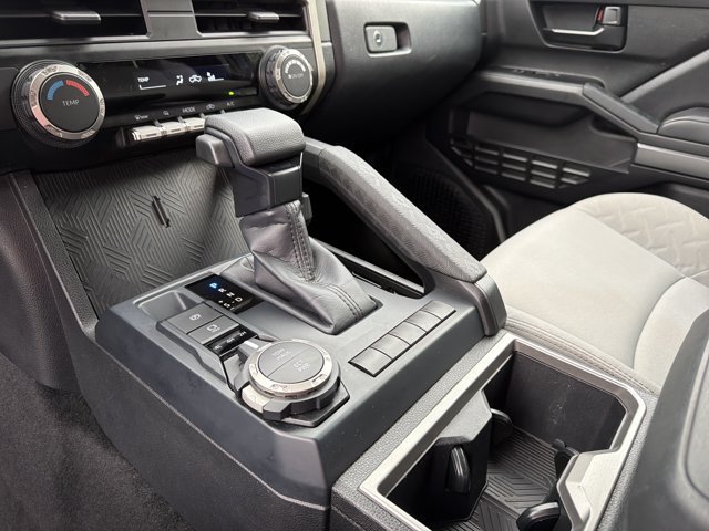 Used 2025 Toyota Tacoma SR5 AWD/4WD image 29