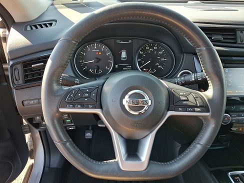 Used 2017 Nissan Rogue SV AWD/4WD image 19