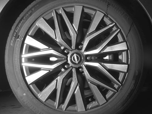 Used 2025 Nissan Altima 2.5 SV FWD image 13