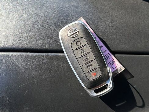 Used 2023 Nissan Rogue SV w/ SV Premium B Package image 29