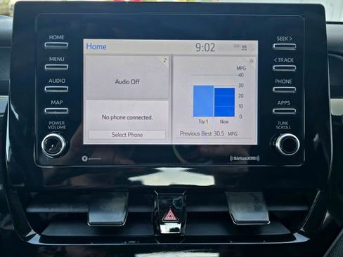 Used 2024 Toyota Camry LE image 10