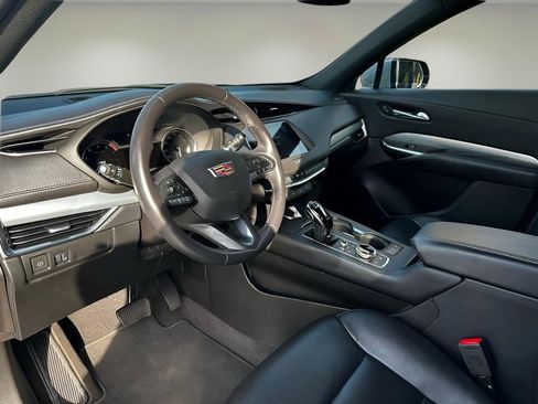 Used 2023 Cadillac XT4 Premium Luxury image 12