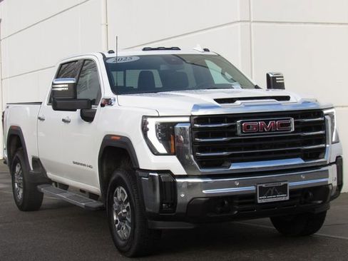 Used 2025 GMC Sierra 2500 SLT w/ SLT Premium Package AWD/4WD image 2