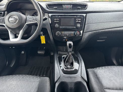 Used 2017 Nissan Rogue S image 19