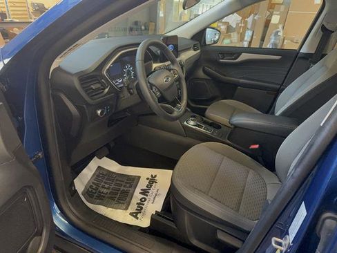 Used 2022 Ford Escape SE w/ Cold Weather Package AWD/4WD image 5