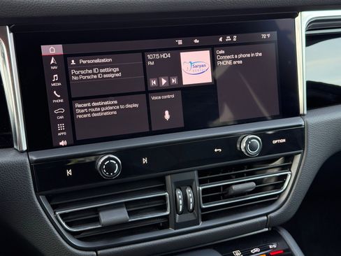 Certified 2023 Porsche Macan S image 19