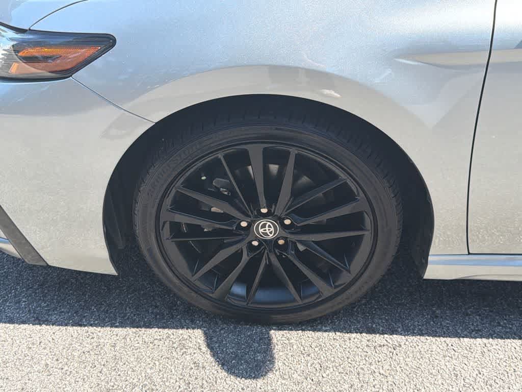 Used 2022 Toyota Camry XSE FWD image 9